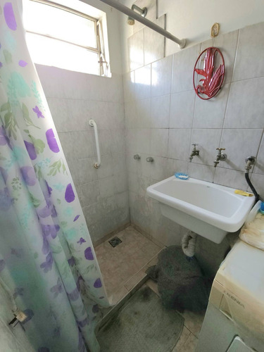 Venta Casa A Refaccionar Sobre Gran Lote Arbolado