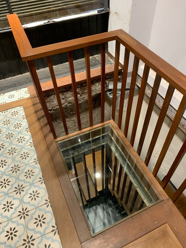 Imagen 6 de 12 de Local Comercial Sarandí Y Alzaibar - Ciudad Vieja