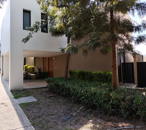 Casa En Renta En Zibata Queretaro