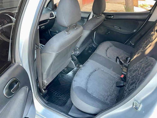 Imagen 12 de 13 de Peugeot 207 2011 1.9 Sedan Xs