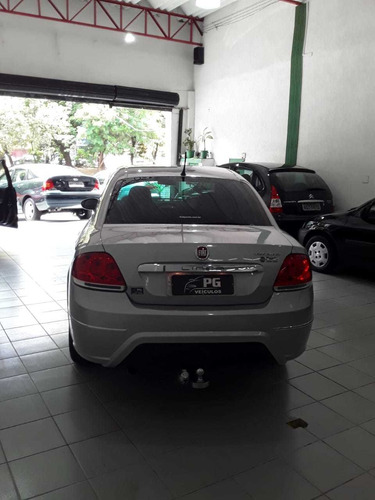 Fiat Linea Essence 1.8 16v Prata Duologic 2015 Flex 4p.