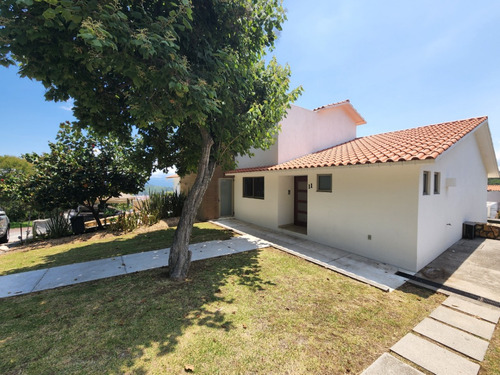 Venta De Villa Ahuehuete Dentro De Fracc Gran Reserva Con Todos Los Servicios En Ixtapan De La Sal Edomex