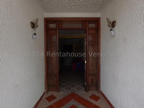 Estefani Salon Vende Hermosa Casa En Barici Zona Este/lara/25-3842/