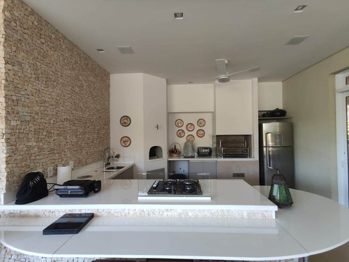 Tamboré 10 | Casa Alto Padrão | Vista Para Reserva | Piscina Aquecida | Adega Climatizada | Sala De Ginástica | 4 Suítes - Cnc1199