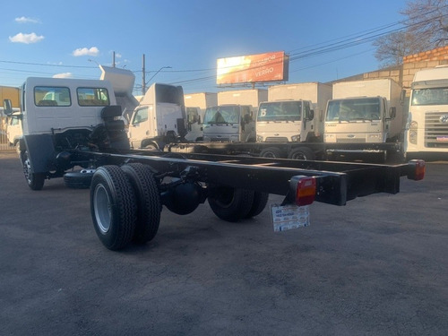 Imagem 4 de 15 de Ford Cargo 1317 Toco 4x2 06/06 Chassi Motor Novo