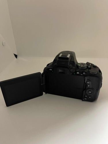 Camara Nikon D5500 Cuerpo Mas Accesorios (Usado)