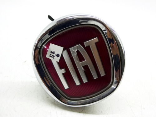 Emblema Actuador Cajuela Fiat Palio Essence 2013-16 Detalle