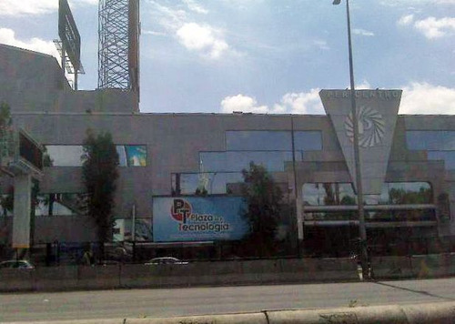 Local Plaza Pericentro Cerca Del Toreo