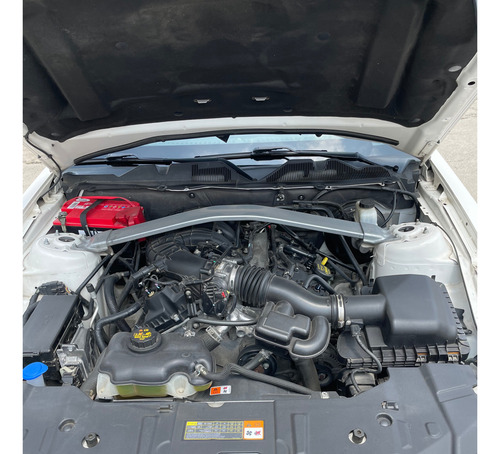 Ford Mustang 3.8 V6 coupe AT
