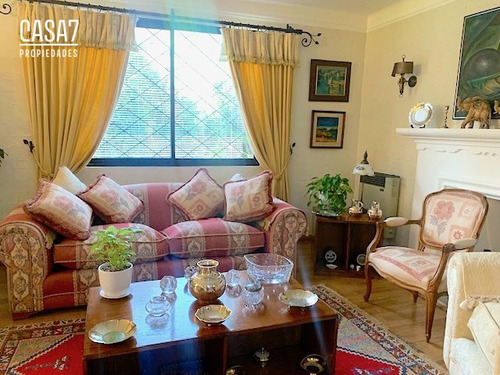 Casa En Venta De 5 Dorm. En Providencia
