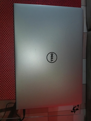 Dell Laptop Ultrabook 5558 Intel Core I5, 8gb Ram, 250gb Ssd Plateado (Usado)