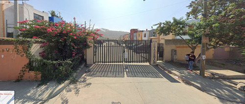 Maf Casa En Venta De Recuperacion Bancaria Ubicada En Privada Santa Veronica, Hacienda Las Delicias, Tijuana Baja California