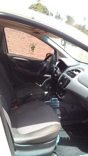 Fiat Punto 1.6 16v Essence Flex 5p