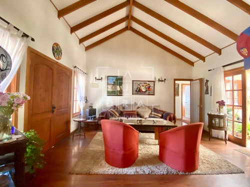 Encantadora Casa Y Parcela Lomas Del Aguila, 3d2b+dpto Invit