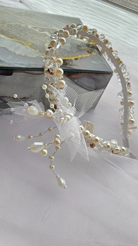 Tiara De Comunión. 15 O Cortejo. Bordada A Mano En Vidrio Blanco