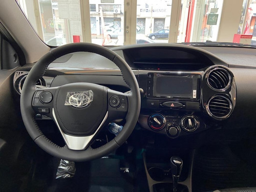 Imagen 10 de 17 de Toyota Etios Xls Pack A/t 5p My 2022 Reserva De Cupo Mr
