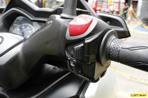 Yamaha X-max 300