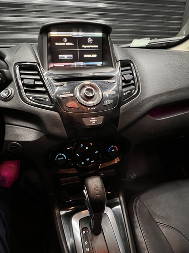 Ford Fiesta Kinetic 1.6 Titanium Powershift 120cv