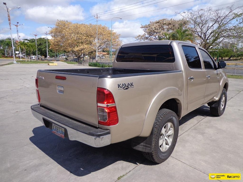 Toyota Hilux Kavak Automática 4x4