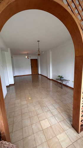 Apartamento En Venta En Piso Bajo Urb Valles De Camoruco Acv 278416