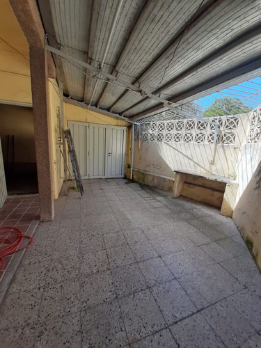 Casa En Venta En Liniers