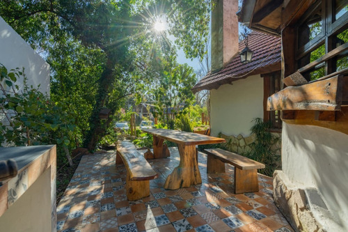 Excelente Casa Estilo Cabaña Individual Con Piscina Familiar