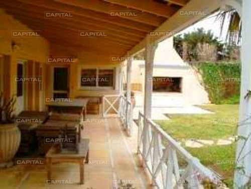 Casa En Venta La Barra Punta Del Este- Ref: 25518
