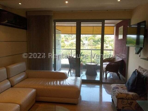 Elegante Apartamento Con Una Inmejorable Ubicacion En Las Mercedes 24-24009