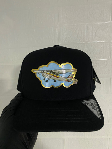 Gorra Avioneta Placa A Color Kamel 804 Visera Semi Curva Negro Ajustable