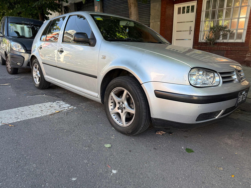 Volkswagen Golf 1.6 Format