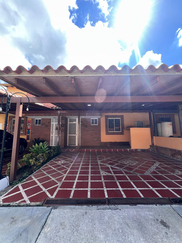 Casa En Venta En Urbanización Villa Ávila, Guatire