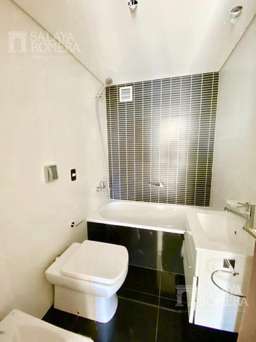 Imagen 11 de 25 de Venta Departamento En Playa Brava, Torre De Categoria, 2 Dormitorios Dependencia De Servicio