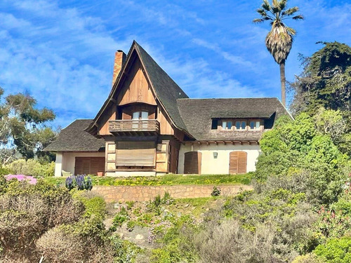 Oportunidad: Emblemática Casa Con Potencial Terreno