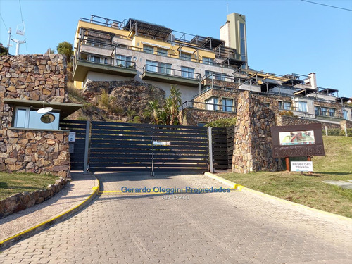 Venta Apartamento Frente Al Puerto Ubicado En La Cuarta Pl