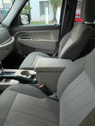 Imagen 3 de 5 de Jeep Liberty 2009 Sport 4x2 At