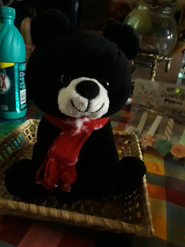 Lindo Oso Negro Bebe Con Su Bufanda Peluche Suavecito