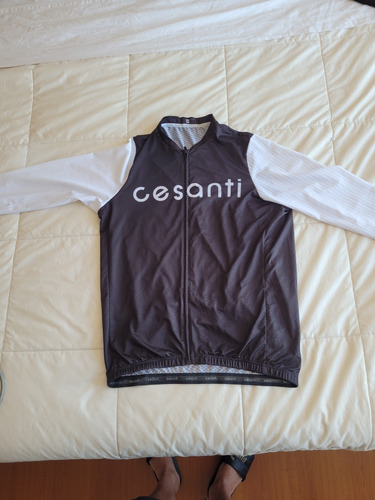 Tricota Ciclismo Marca Cesanti 2xl Negra Con Mangas Blancas