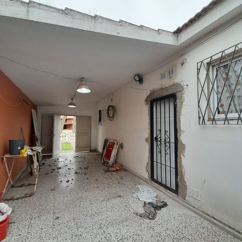 Casa 3 Amb C/ Cochera + Galpon C/ Baño F. 7709
