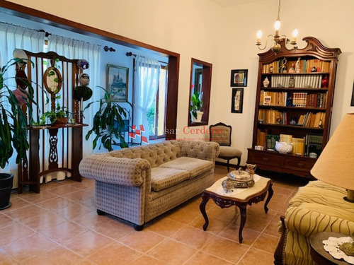 Importante Residencia A Metros Del Mar- Ref: 1435