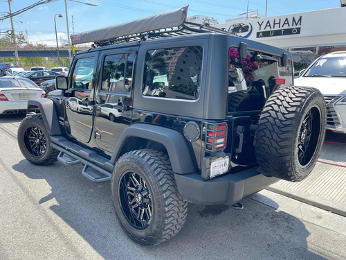 Imagen 2 de 15 de Jeep Wrangler Unlimited Sport 2017 Americano