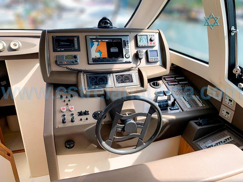 Imagem 8 de 13 de Lancha Ferretti 53 Iate Axtor Fs Triton Focker Intermarine N