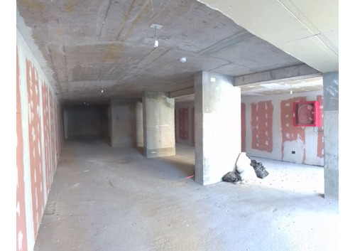 ¡local N°2 En Duble Almeyda A Pasos De Metro Ñuñoa!