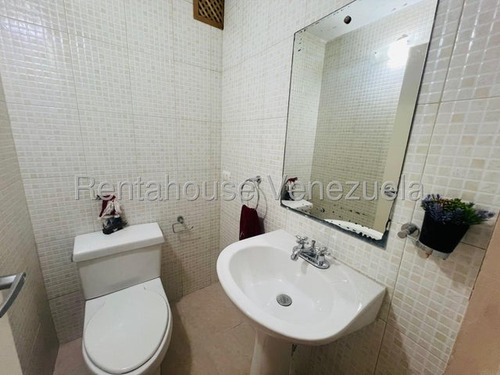 Agp Apartamento En Venta En Colinas De La Tahona, Con A/a, Bella Áreas Sociales 25-12860 Ys