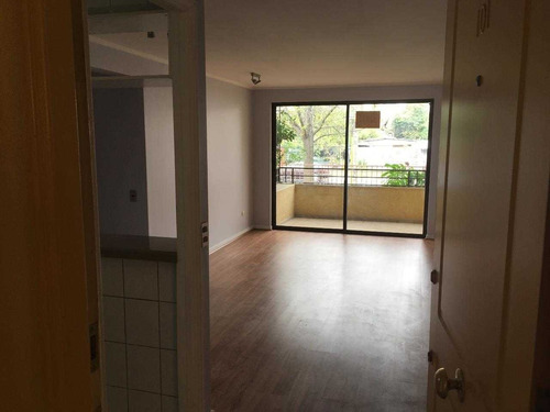 Exclusiva Ubicación En Vitacura, Recientemente Remodelado.