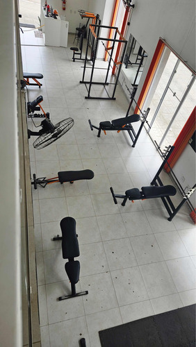 Academia Completa Em Funcionamento