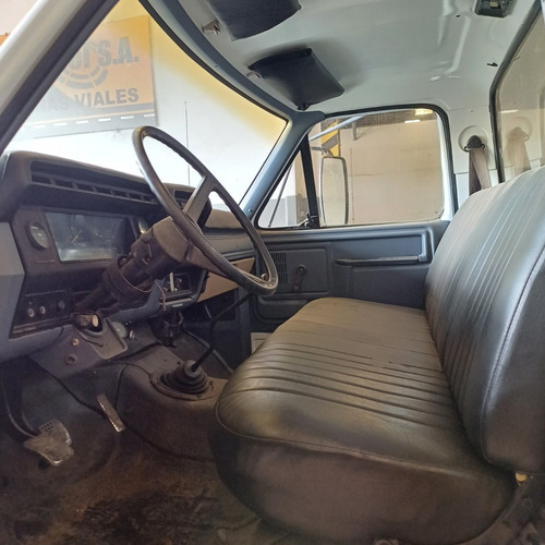 Camión Ford Regador Asfalto F-700 D