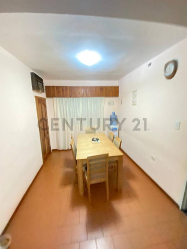 ???? Alquiler - Casa Con Galpón Y Oficinas En Calle Mármol