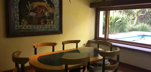 La Casa De Los Apantles