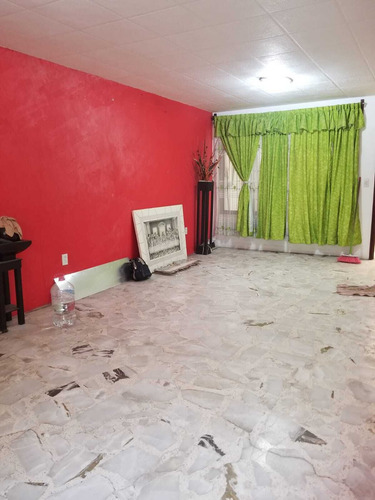 Jardines De Cerro Gordo, Ecatepec, Edo. De Méx., Casa Con Local En Renta.