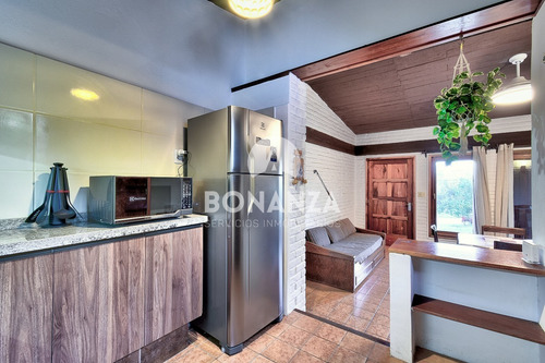 Imagen 14 de 24 de San Francisco, Piriápolis. Casa En Venta, Muy Buena Construcción Tradicional. Tres Cuadras De La Playa.
